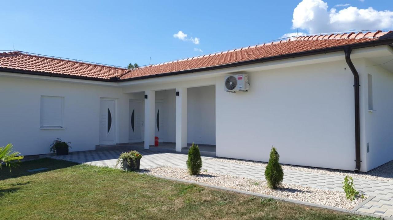 Apartment Kravica Ljubuski Exterior photo